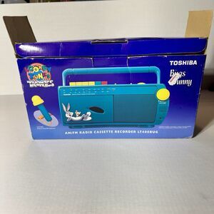 Toshiba Bugs Bunny Looney Tunes AM/FM Radio Cassette Recorder LT-400BUG